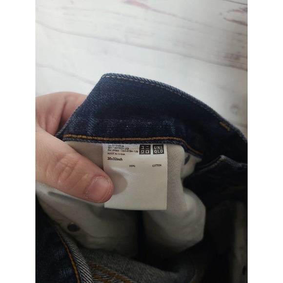 Uniqlo Blue Denim Straight Leg Stretch Dark Wash Jeans Men's Size 30x32 - Picture 5 of 6